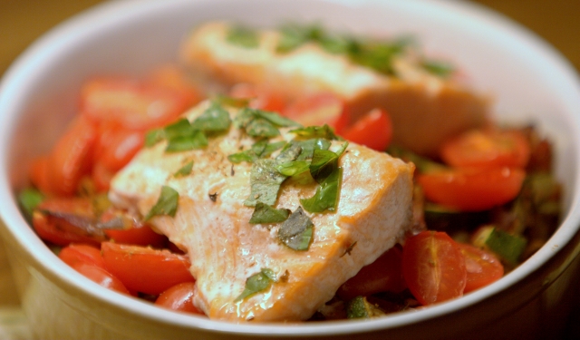 Zalm in de oven met courgette en kerstomaatjes