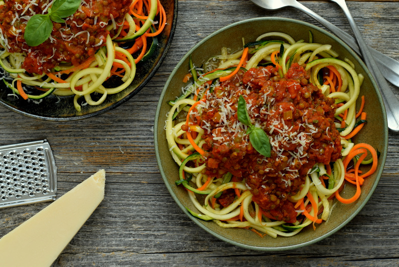 Karola's Kitchen - Groentespaghetti met linzenbolognese