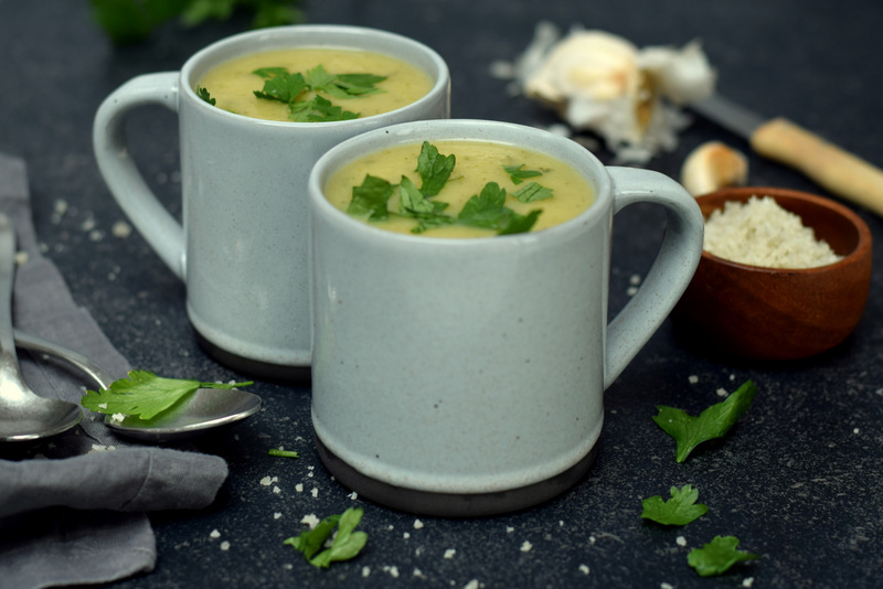 Karola's Kitchen - Courgettesoep met tuinkruiden