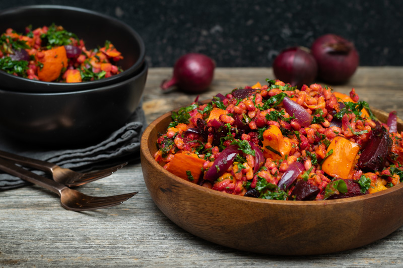 Karola's Kitchen - Kamutsalade met pompoen, rode biet en boerenkool
