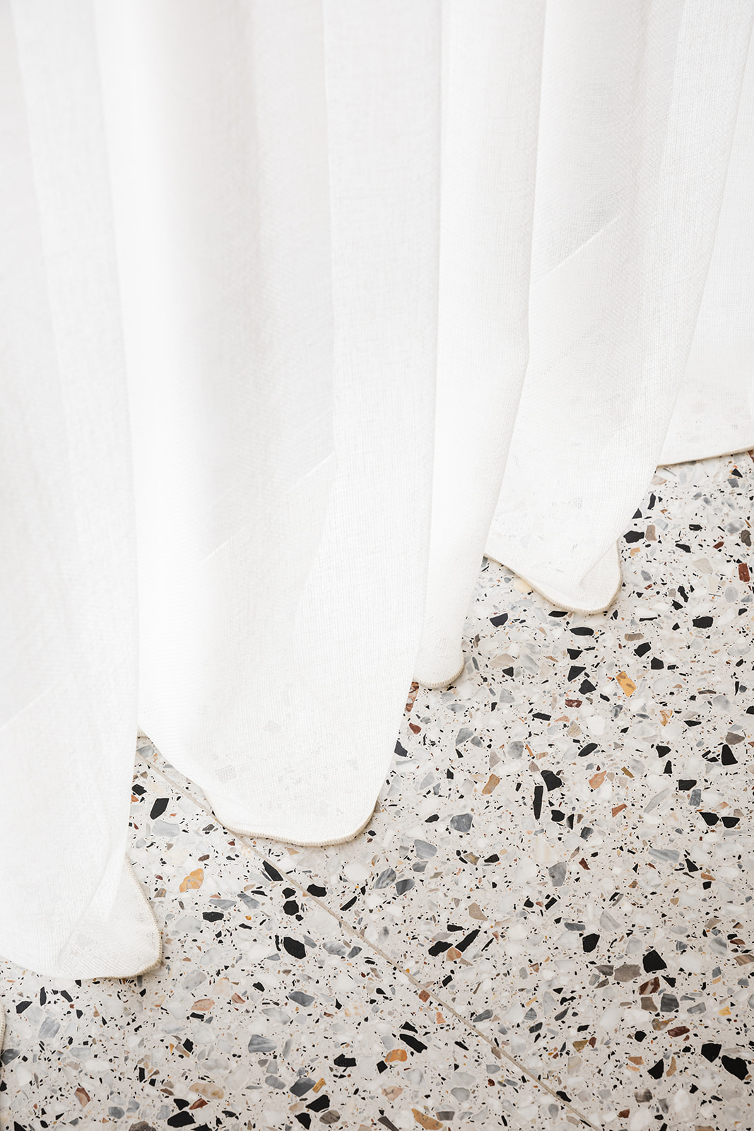 De Terrazzo Nougat-tegel in de natte zone in de keuken.