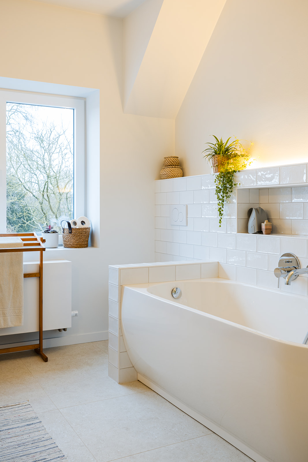 Het toilet zit verstopt achter het muurtje